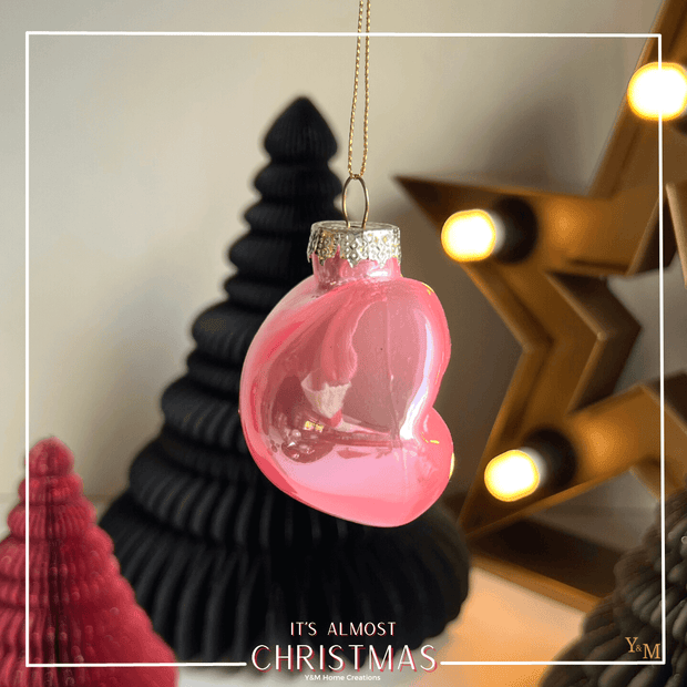 Y&M Home Creations Kerstbal KISS - Hang deze geweldige kerstbal in jouw kerstboom! Doe eens gek dit jaar met kerst - Christmas - Kerst 2022