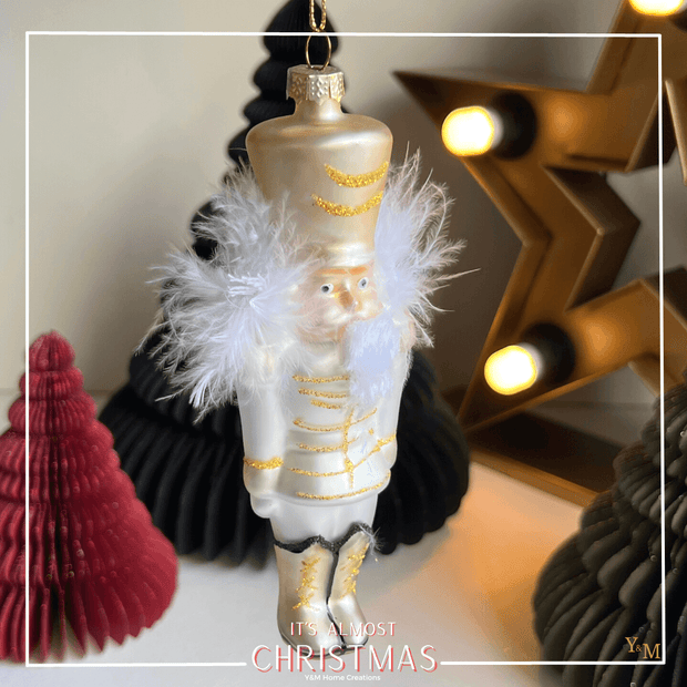 Y&M Home Creations Kerstbal / Ornament Notenkraker - Hang deze geweldige kerstbal in jouw kerstboom! Doe eens gek dit jaar met kerst - Christmas - Kerst 2022