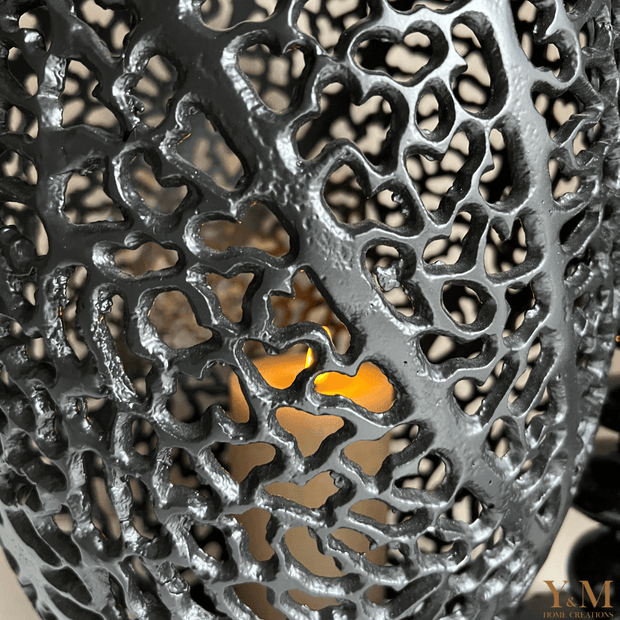 Colmore Windlicht Coral Mat Zwart Ø25x38cm. prachtige windlicht | lantaarn, van mat zwart, met een prachtige koraalstructuur dessin gemaakt van Aluminium | Metaal