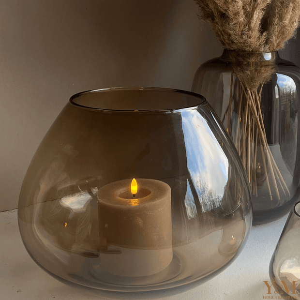 Rookglas Taupe  Morava Vaas | Windlicht - Shop jouw Rookglas Collectie bij Y&M Home Creations .  Deze gave collectie wil je gewoon in huis hebben. Rookglas, Smokeyglas, Taupe , Cognac