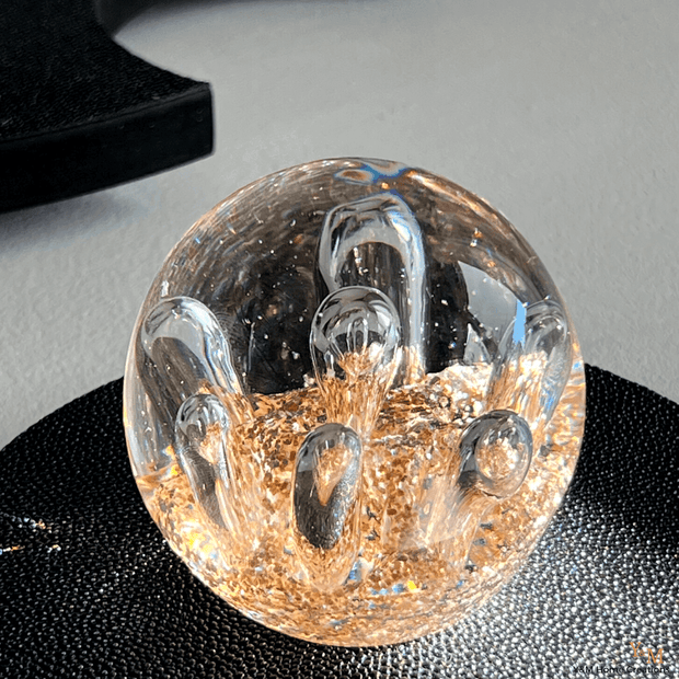 Presse Papier Ball - J-LINE Bubbels Gold. Een Trend van nú & een echte eyecatcher in huis. Decoratieve bal | bol voor in vele interieurs 