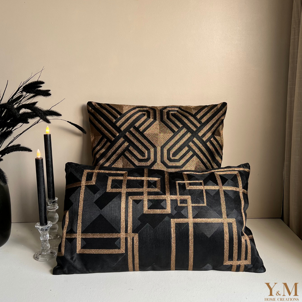 Graphic Black | Bronze 60x35 Luxe Sierkussens Mooie luxe sierkussens van het mooie merk Colmore by Diga, die heel goed passen op jouw bank / sofa maar ook op bed. “Style je (lounge) bank, bed helemaal af met onze prachtige luxe kussens!”