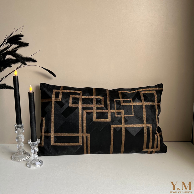 Graphic Black | Bronze 60x35 Luxe Sierkussens Mooie luxe sierkussens van het mooie merk Colmore by Diga, die heel goed passen op jouw bank / sofa maar ook op bed. “Style je (lounge) bank, bed helemaal af met onze prachtige luxe kussens!”