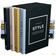 Little Book of Dior gaat over de spectaculaire opkomst van Christian Dior in de Parijse modewereld, zijn grote carrière en Diors invloed op andere ontwerpers daarna. Shop bij Y&M Home Creations