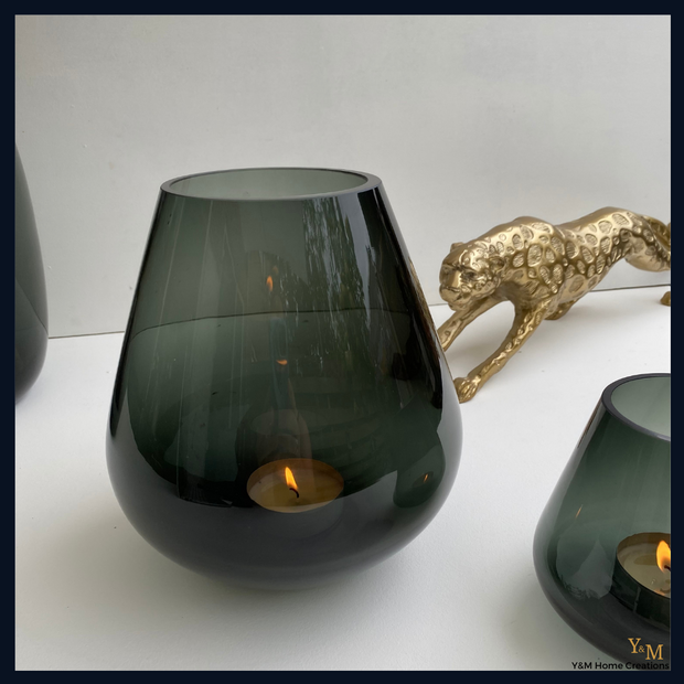Tasman Rookglas Grey S - Koop het bij Y&M Home Creations – Eric Kuster – Hotel Chique stijl – Trendy – Smokey glas - Vase The World / Fidrio 