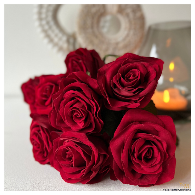 Zijde Rode Roos   Stuur jouw geliefde een mooie Rode Zijde Roos.  Kunstbloem - Nep Bloem - Shop jouw Luxe Roos bij Y&M Home Creations - Valentijnsdag, Liefde, Love, Vier de liefde