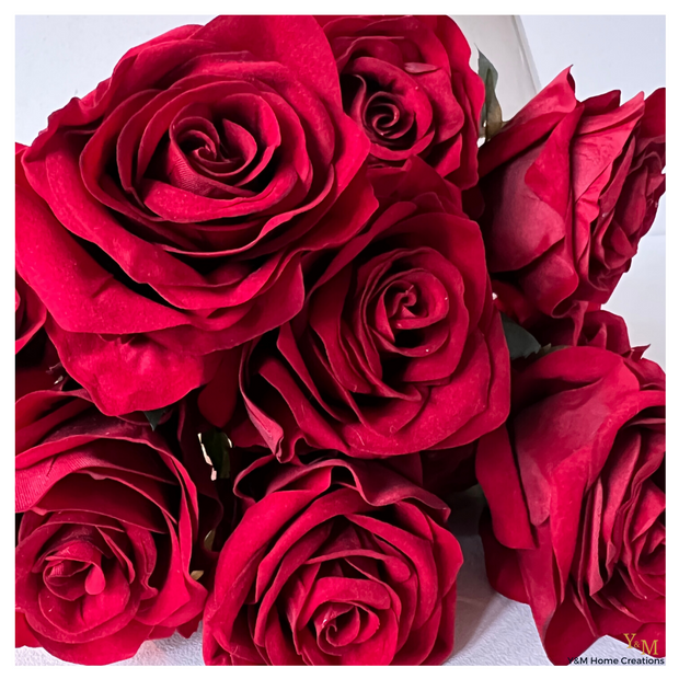 Zijde Rode Roos   Stuur jouw geliefde een mooie Rode Zijde Roos.  Kunstbloem - Nep Bloem - Shop jouw Luxe Roos bij Y&M Home Creations - Valentijnsdag, Liefde, Love, Vier de liefde